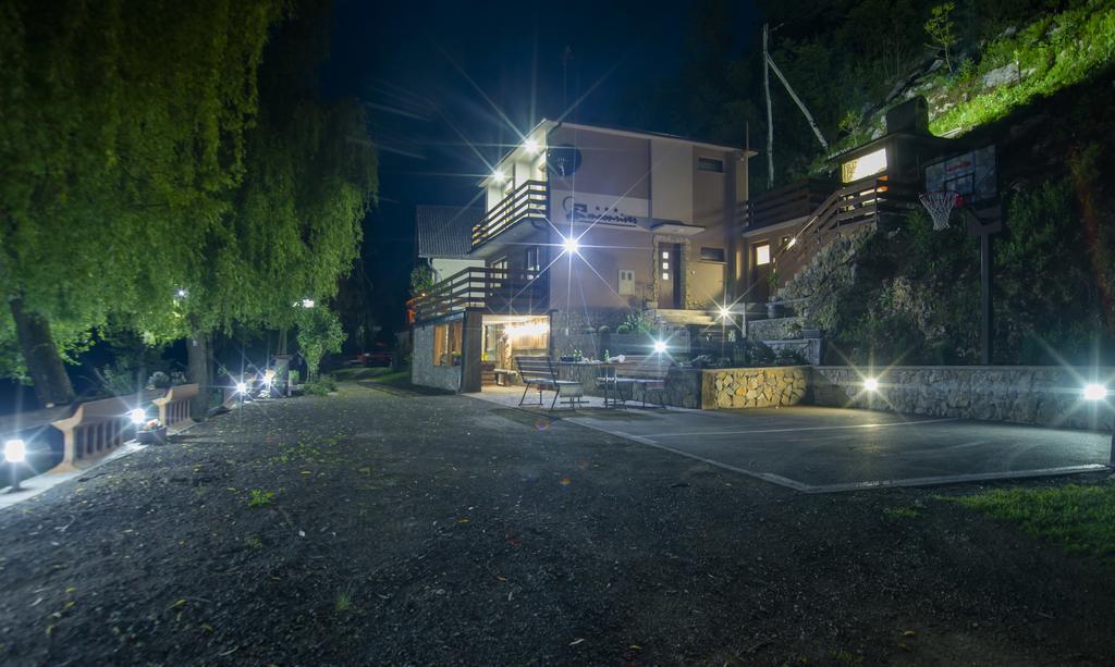 Moonriver Apartment Veljun Bagian luar foto